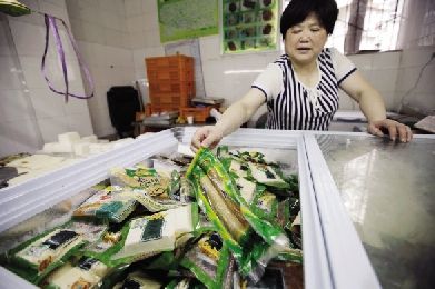 散装豆制品“着装”武汉上市受热捧 价格涨幅不大_湖北频道_凤凰网